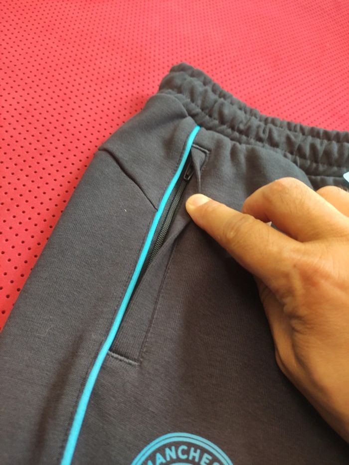 Pantalon foot Manchester City, Puma Authentique Officiel taille Femme S, Neuf - photo numéro 4
