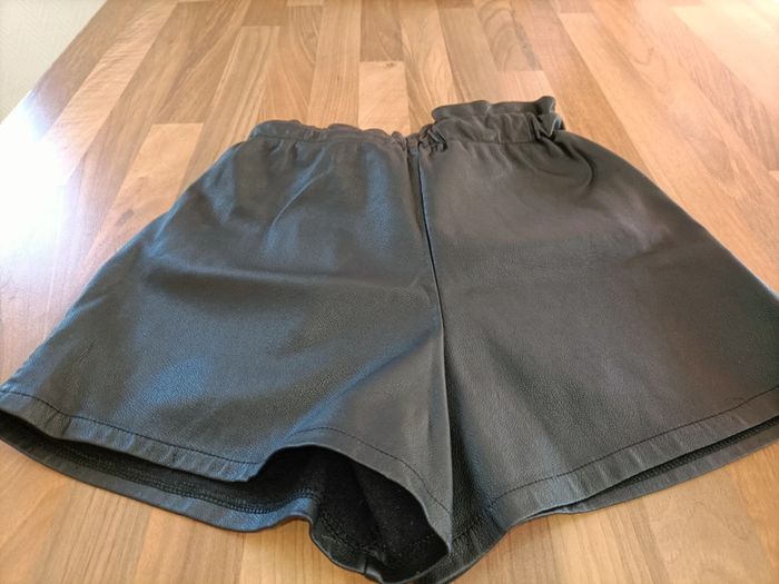 Short simili cuir gémo 10 ans - photo numéro 3