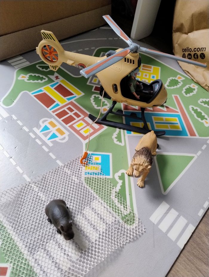 Schleich wild life hélicoptère 42475 +camion Schleich wild life 42475