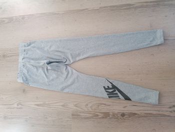 Leeggins nike taille XS 12-14ans