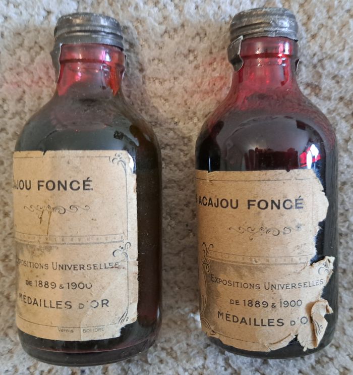 Lot de 2 flacons scellés de vernis Acajou Foncé - Bollore Vernis vers 1900 - photo numéro 3