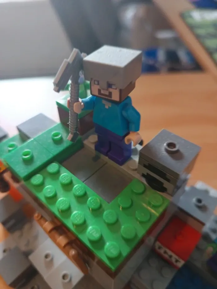 Lego Minecraft la grotte zombies - photo numéro 4