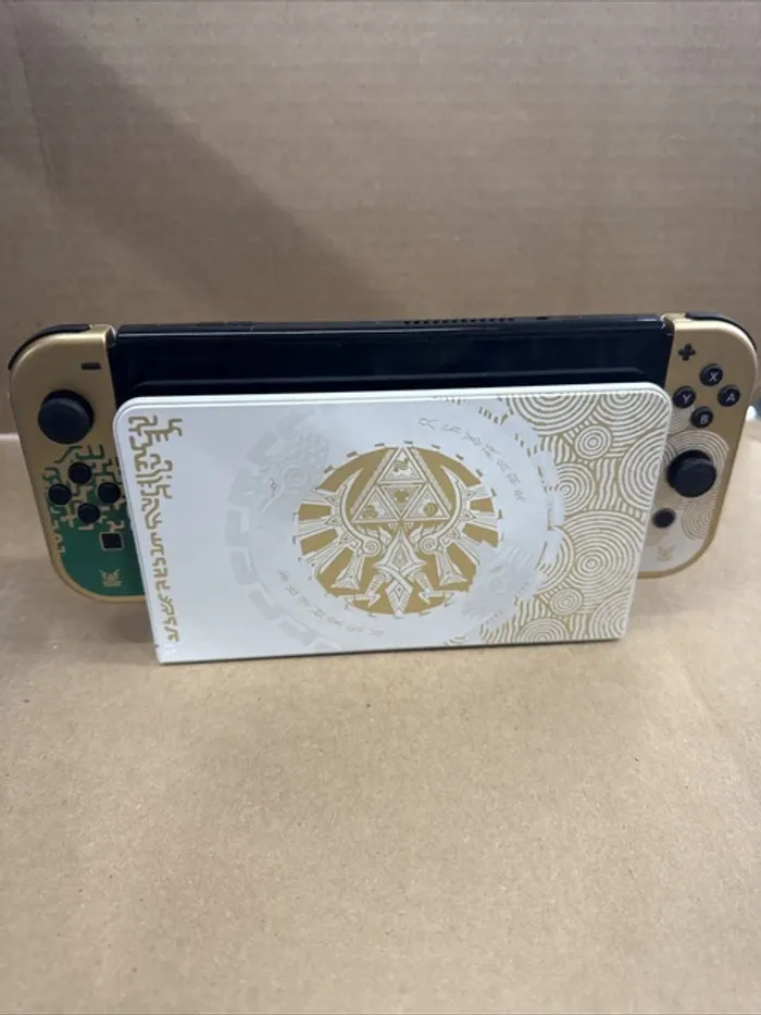 Console Nintendo Switch OLED Legend of Zelda : Tears of the Kingdom Edition - photo numéro 3