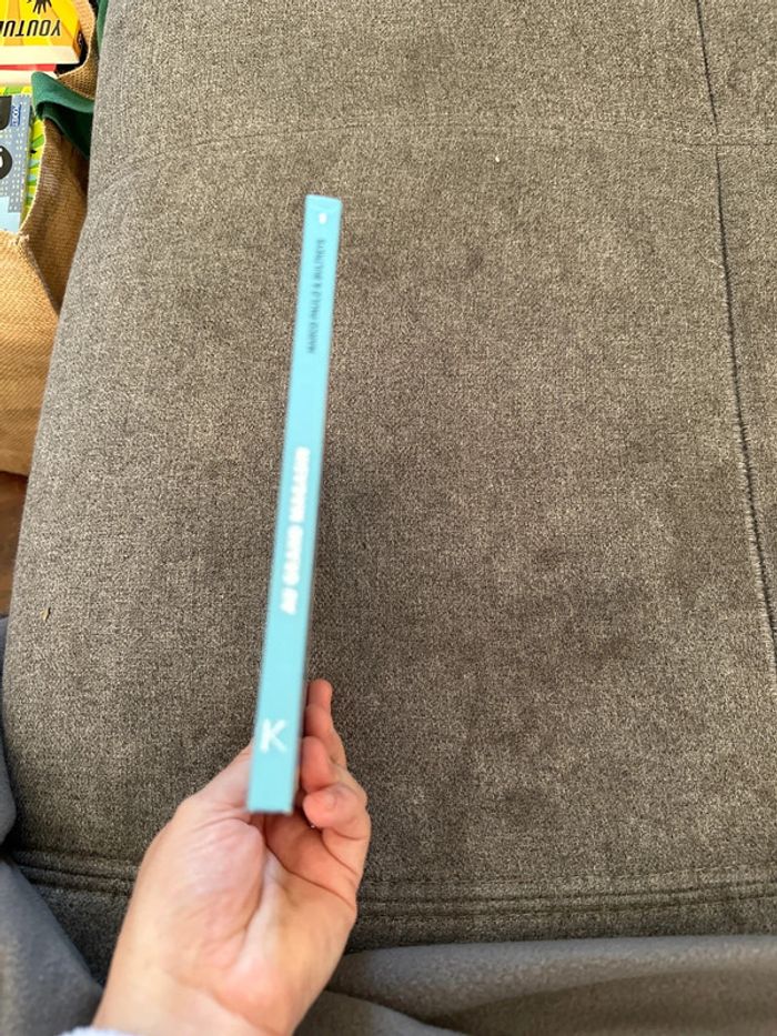 Livre au grand magasin - photo numéro 3