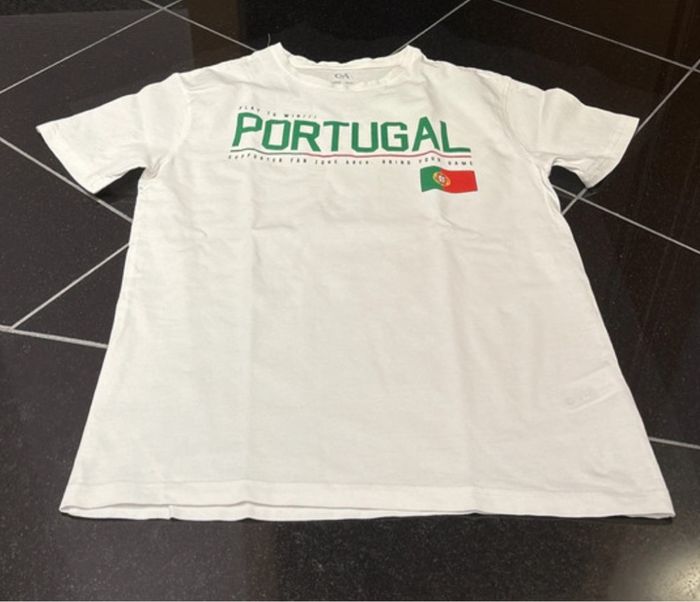 T-shirt Portugal taille 13 ans de chez C&A - photo numéro 2