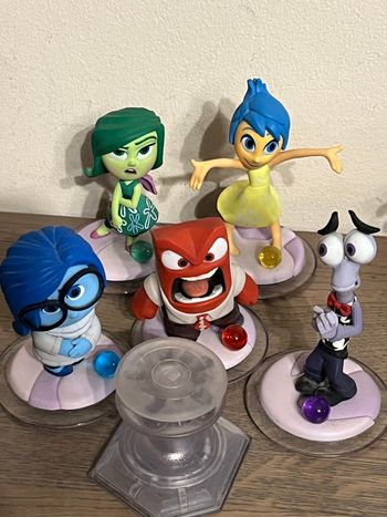 Disney figurine infinity