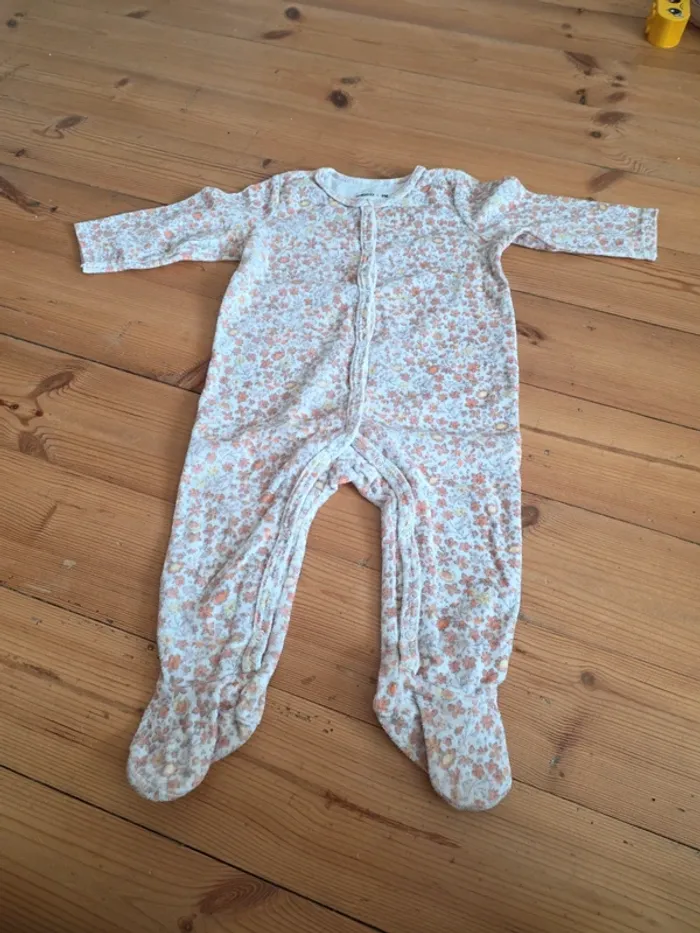 Lot de 3 pyjamas velours 9 mois - photo numéro 2