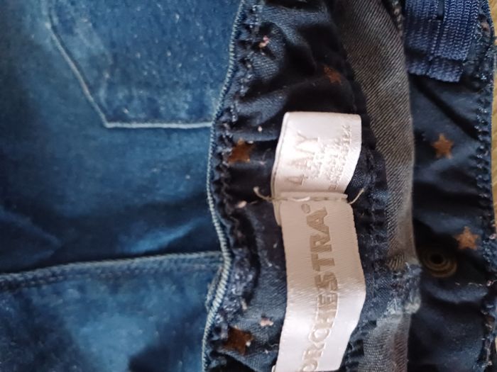 1 salopette et 3 jeans filles Taille 4 ans - photo numéro 9
