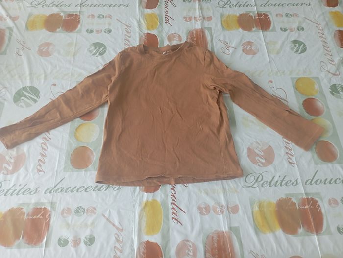 Tee shirt camel manches longues 8 ans Kiabi 1€ neuf