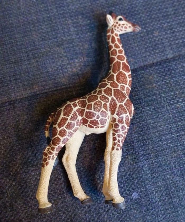 Figurine giraffe