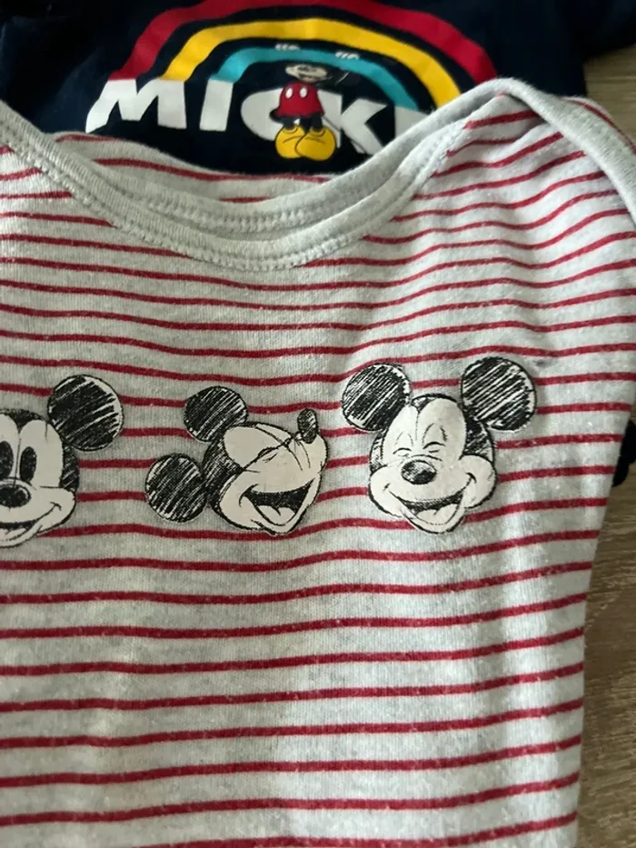 Lot de 3 bodies dont 2 Disney 9 mois manche courte - photo numéro 3