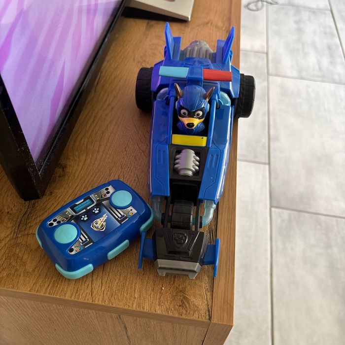 Voiture télécommandée