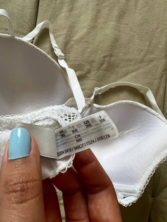 Soutien-gorge blanc - photo numéro 4