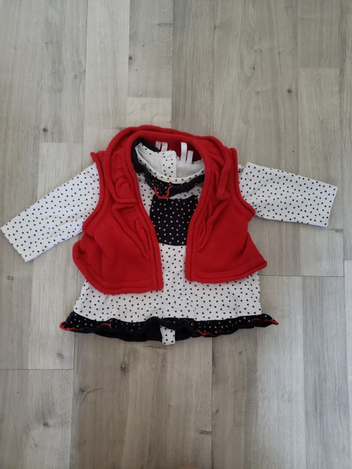 Ensemble (haut +gilet+ pantalon) 3 mois - photo numéro 2
