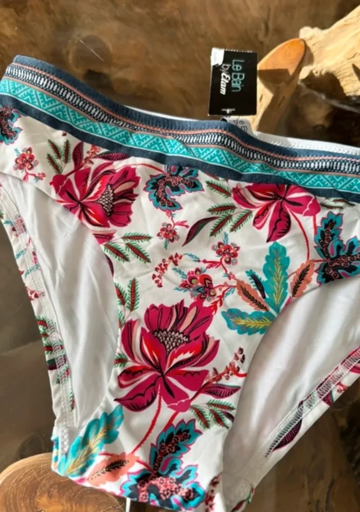 Bas de maillot de bain Etam neuf femme blanc fleurs - photo numéro 3
