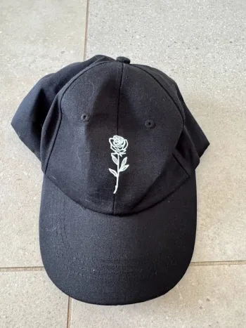 Casquette noire, taille unique, neuve sans étiquette