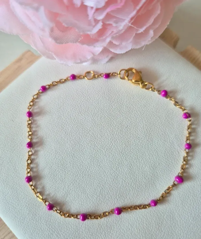 1 bracelet dorée en acier inoxydable 
🌸 perles en résines Violettes style gigi C zag - photo numéro 2