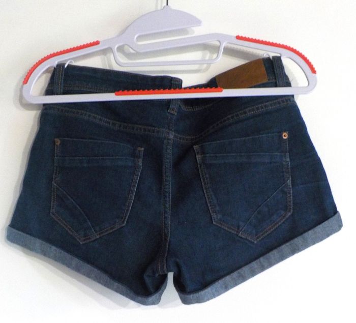 SHORT EN JEAN JENNYFER TAILLE 36 - photo numéro 2