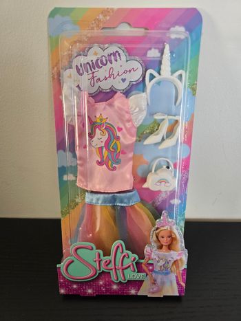 tenue pour poupée licorne rose Steffi love