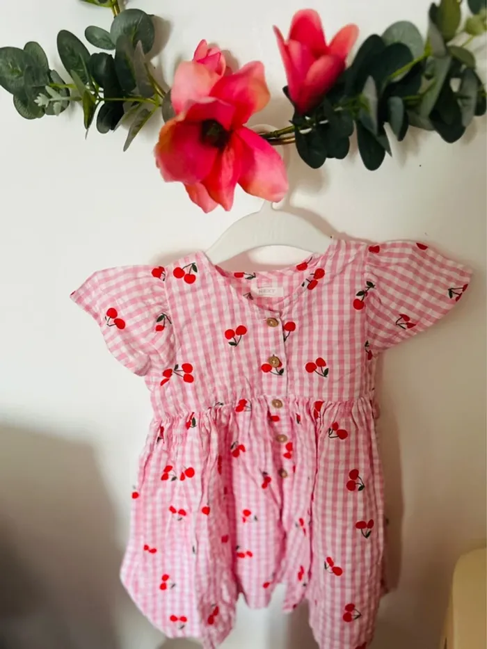 Jolie robe cerise fille 12-18 mois comme neuf - photo numéro 2