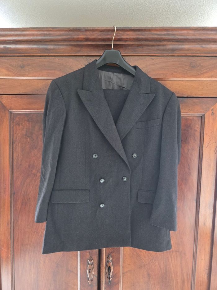 Costume de grande qualité "Cerruti 1881"