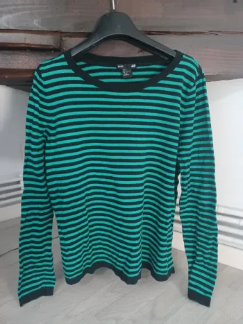 Pull H&M à rayure vert et noir