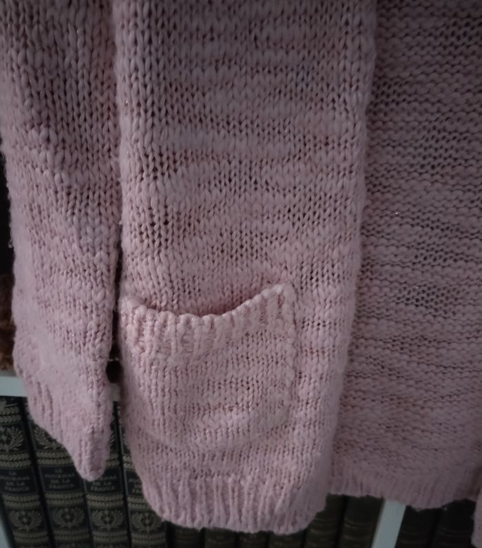 Gilet chaud légèrement pailleté en très bon état - photo numéro 4