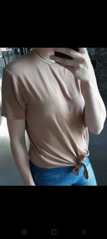 Tee-shirt avec nœud à nouer