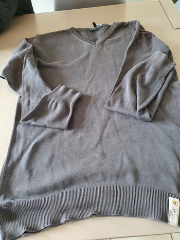 Pull col V gris