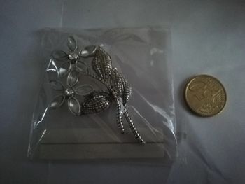 Magnifique broche vintage neuve emballée