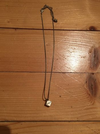 Collier dés avec strass