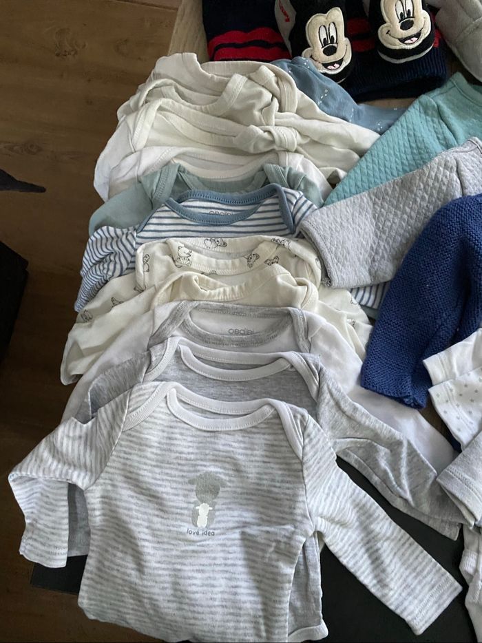 Lot de vêtements garçons taille naissance - photo numéro 2