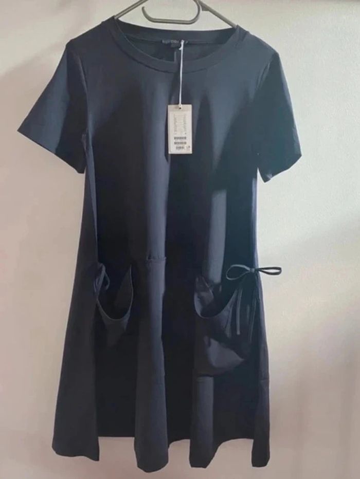 Robe Cos taille XS neuve Coupe ample Convient à un S