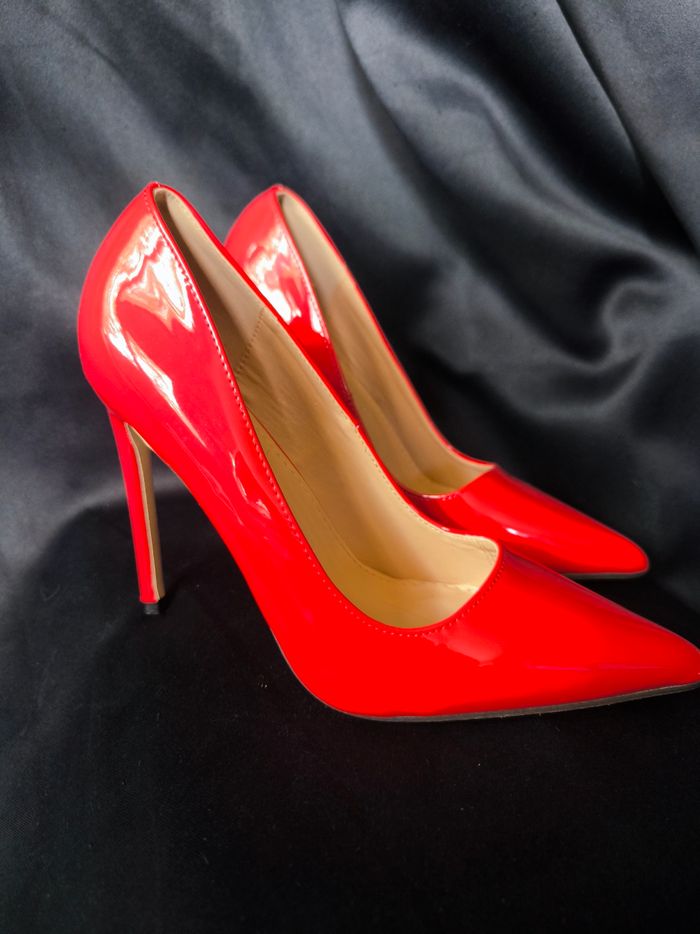 Escarpins stilleto rouge vernis taille 38 neufs - photo numéro 2