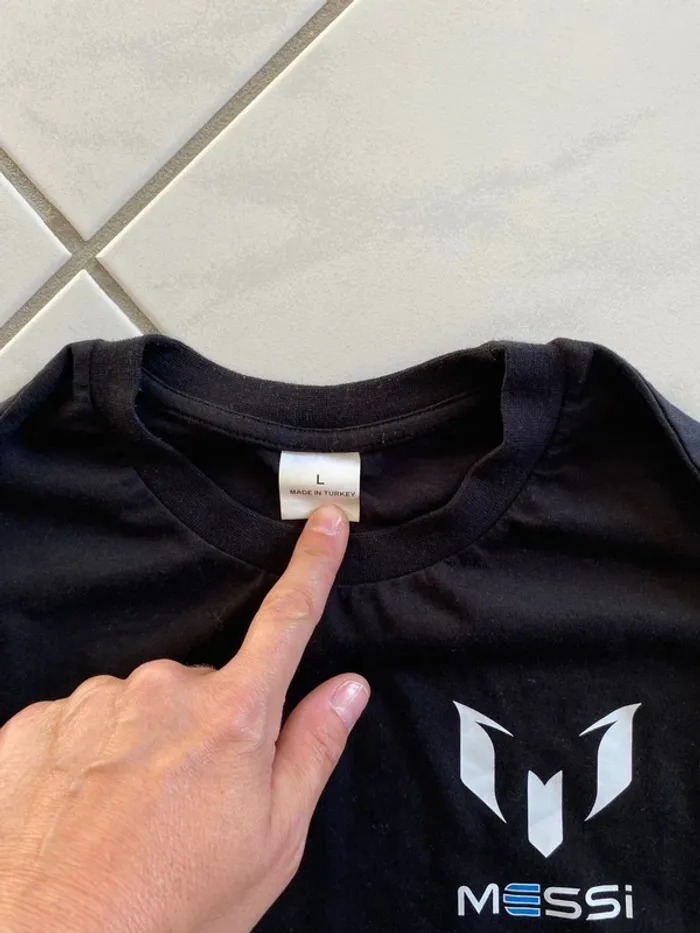 T-shirt RARE Messi Édition Limitée Taille L Collector Unique - photo numéro 3