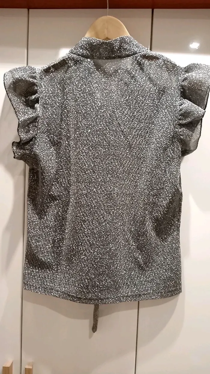 Top gris argenté - photo numéro 4