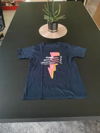 Tee-shirt taille M neuf