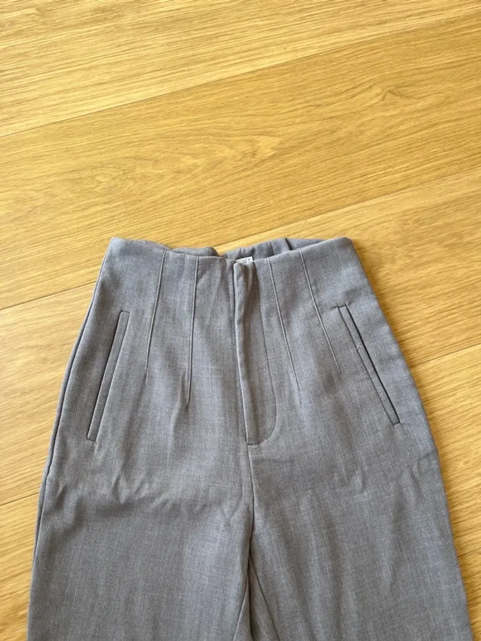 Pantalon gris stradivarius taille XS - photo numéro 2