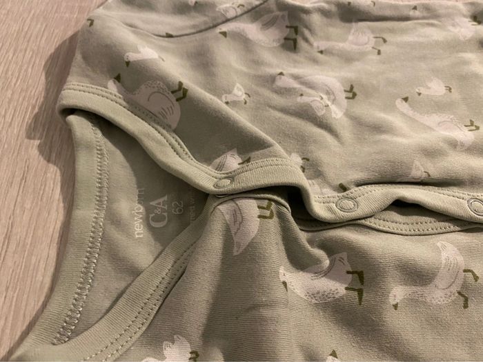 Grenouillère / Pyjama bébé - photo numéro 2