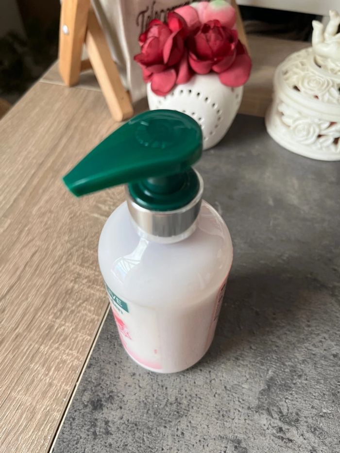 Lait corps nourrissant à la pivoine - photo numéro 2
