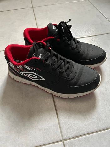 Baskets Umbro noires taille 38