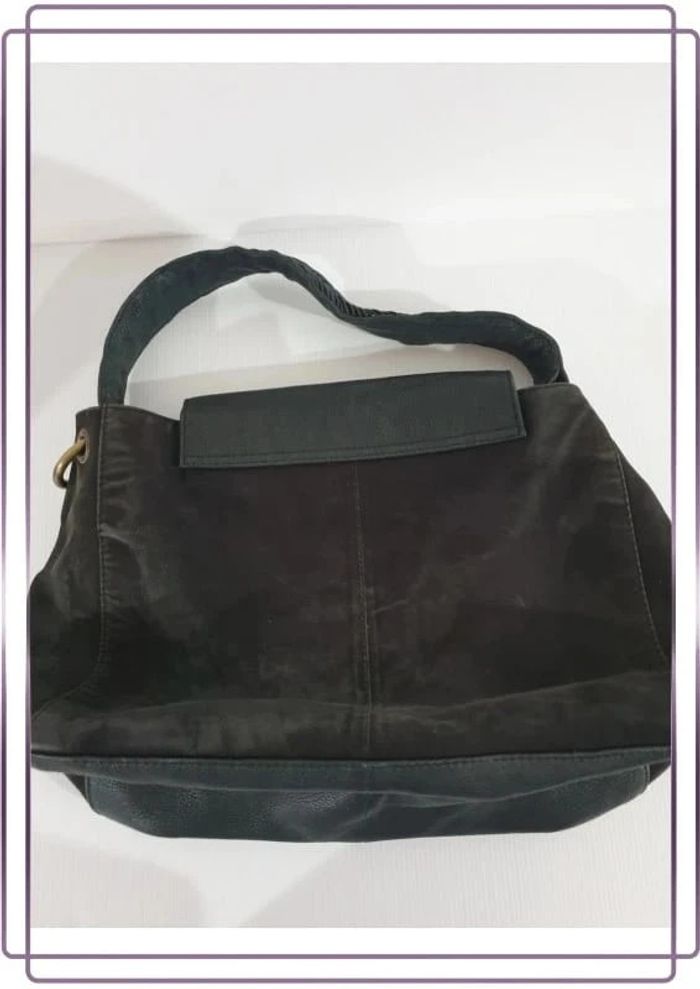 Sac porté épaule Fabienne Chapot, bon état mais le cuir est un peu décoloré, 35x27cm - photo numéro 4