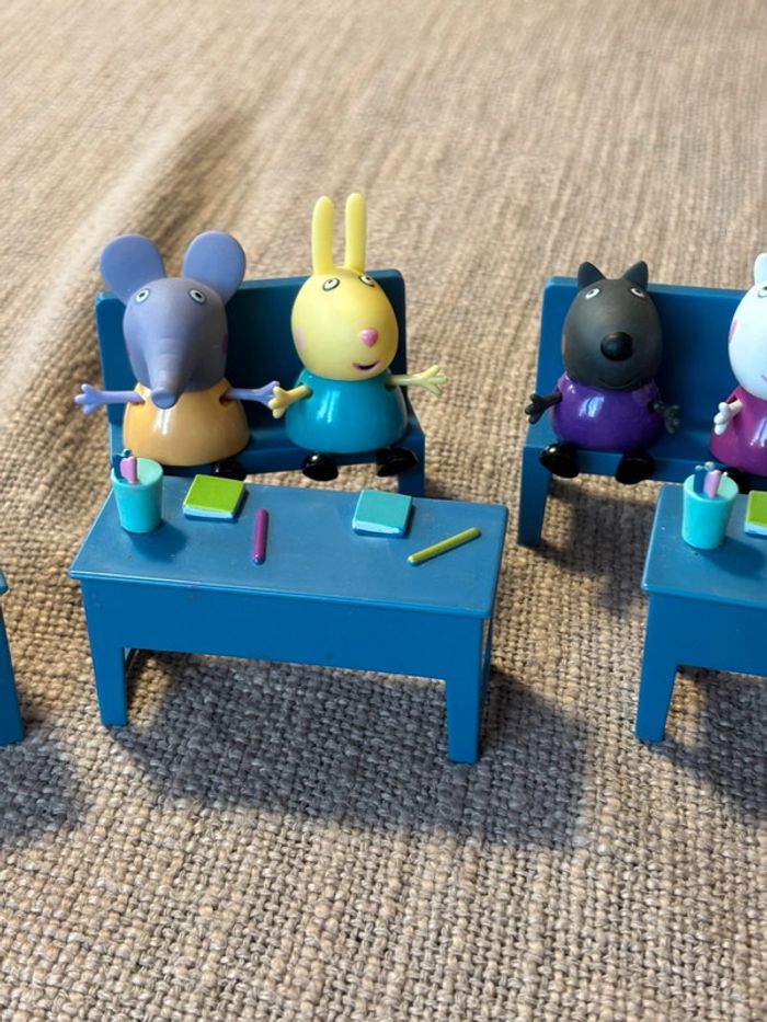 Classe d’école de peppa pig complet - photo numéro 3