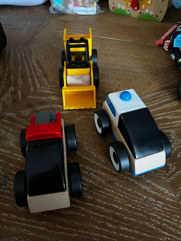 Lot de 3 voitures en bois