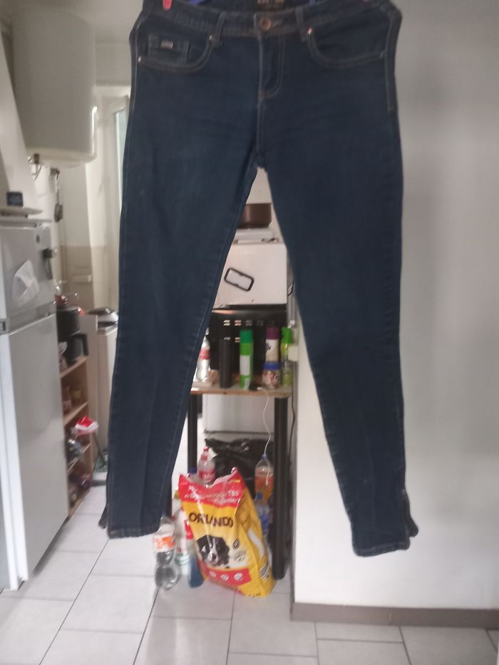 Jean slim de femme taille 36 marque place du jour