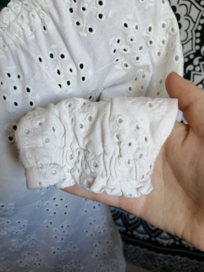 Haut blanc manches trois quart broderie anglaise / kiabi / (XS) - photo numéro 3