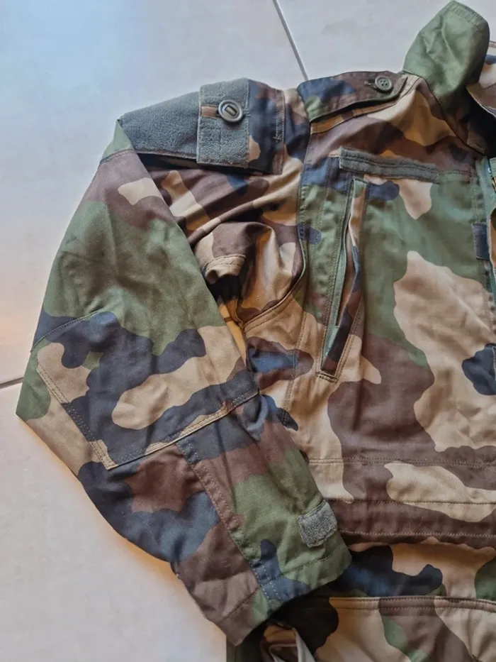 Veste de treillis militaire camouflage félin zone chaude Taille M - photo numéro 3