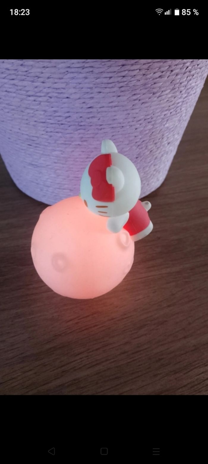 Figurine lumineuse Hello Kitty - photo numéro 2