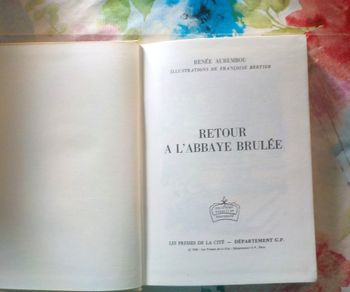 RETOUR A L ABBAYE BRULEE de Renée AUREMBOU Bibliothèque Rouge et Or