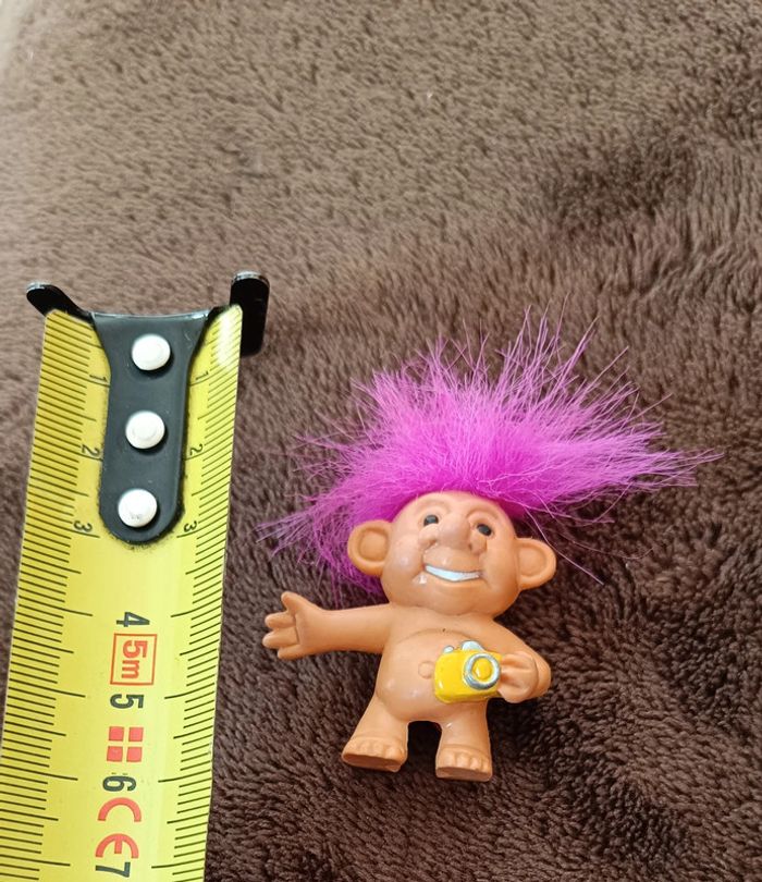 Figurine troll avec appareil photo - photo numéro 3